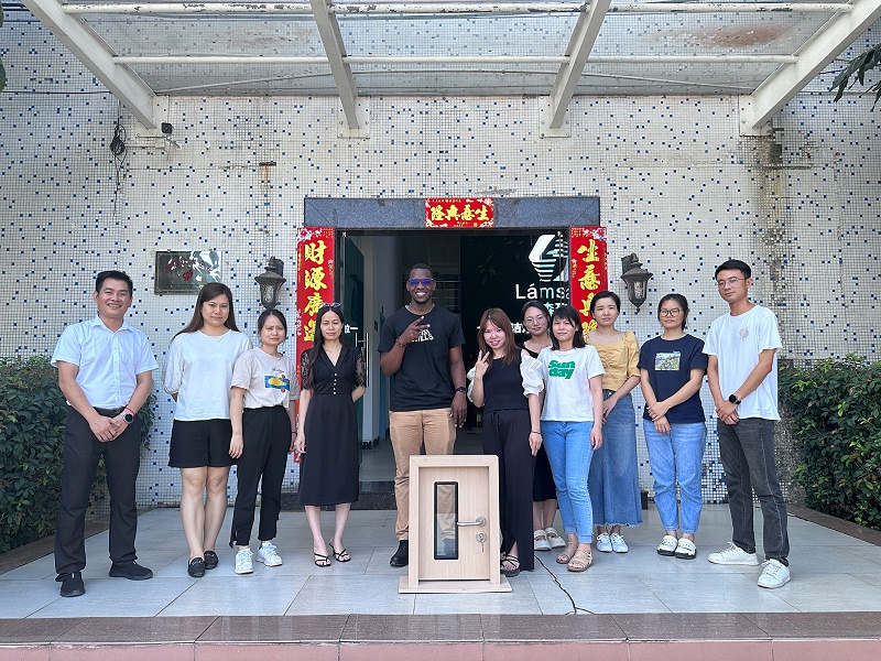 林森易潔門